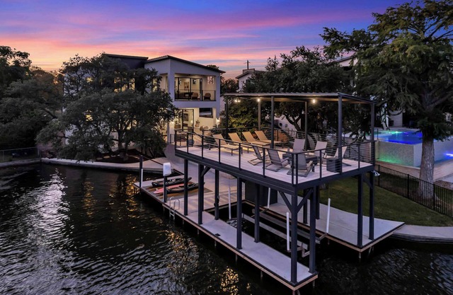 Live Oaks at Highland Haven | Concierge Services