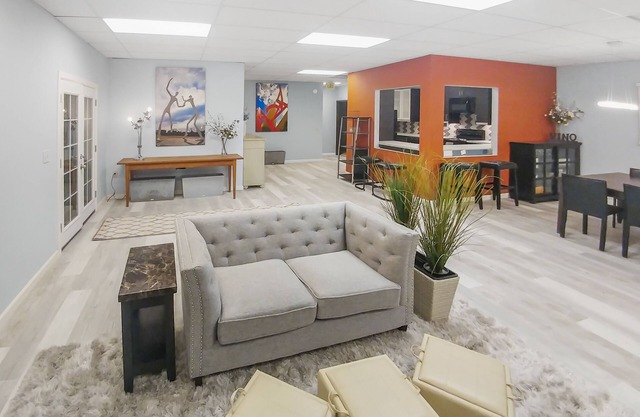 Live/Work Close - Spacious 1 Bdrm, + EV charging, South of Downtown Denver