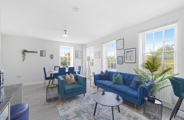 LiveStay - London Chiswick Apartments with Free Parking