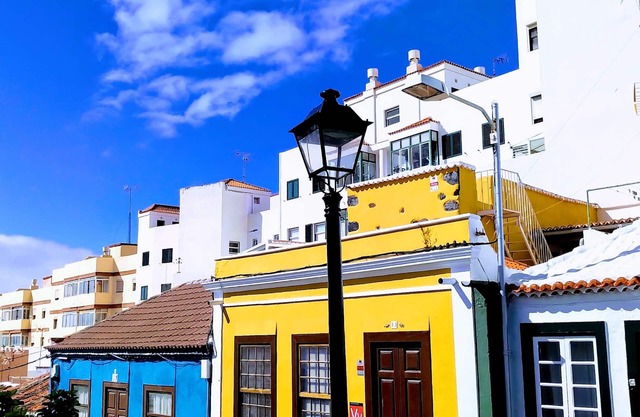 Vivir en una casa de pueblo reformada con estilo en Santa Cruz de la Palma: