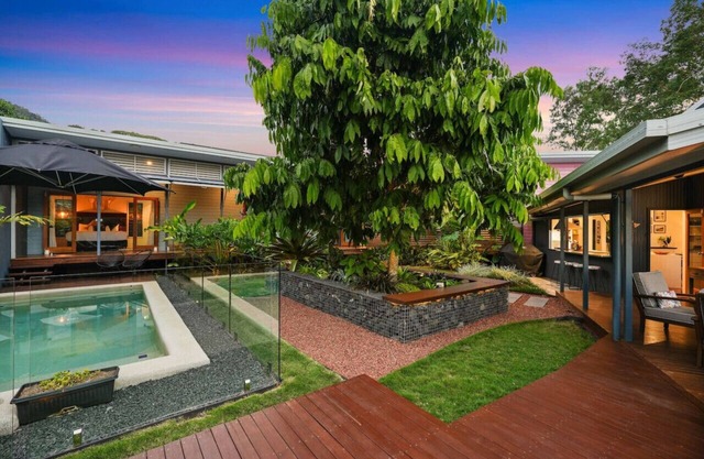 Living On The Edge - A Private Oasis in Paradise