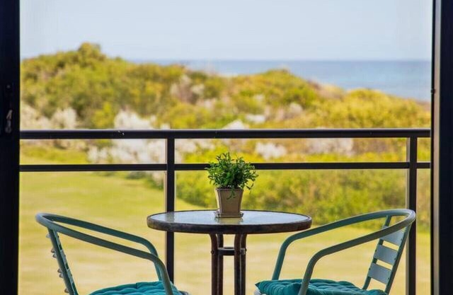 Living on the Ledge, ocean front