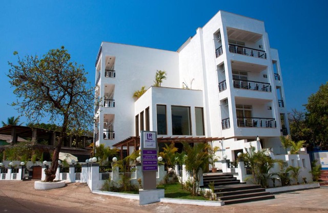 Living Room by Seasons, Goa