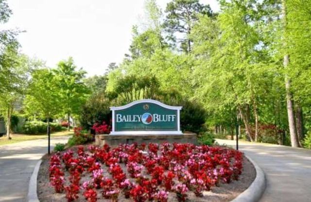 Living the Life on Toledo Bend Sleeps 8 Pool, Fishing, Golf.