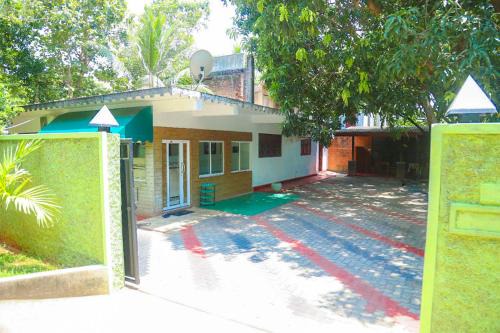 Liyasha Hotel