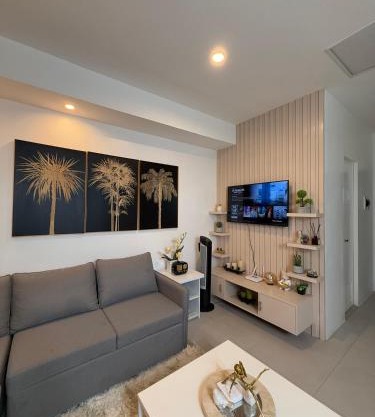 Lizzie - Studio Type Condo Unit