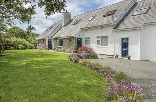 LLAIN HAF, romántico, con un jardín en Llangefni, Ref 996945