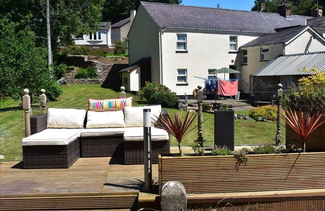 Luxury 2-bed Cottage in Llansteffan