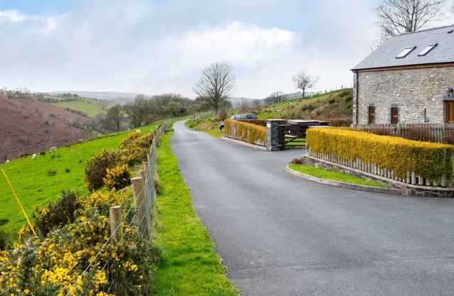 Esta hermosa y clásica casa de campo de 5 estrellas situada en lo profundo de la serena y tranquila campiña de Wal