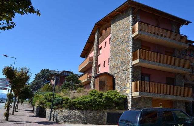 LLIVIA VI - Tres Habitaciones Piso, Capacidad 8