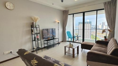 LM HomeyC 3BR Family Suite for 4-14 Pax with Nexflix & Coway Water Purifier