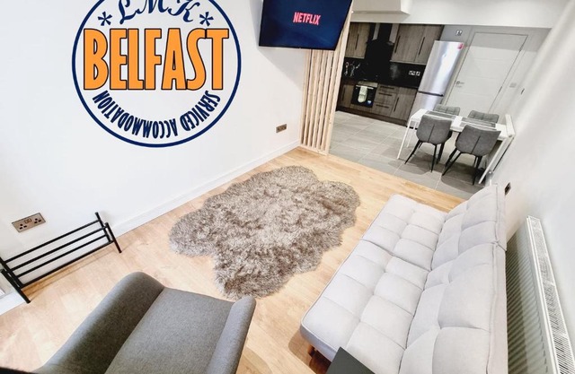 LMK, spacious 1 bedroom Ground floor Apartment, EV charger, Free parking Wi-fi, Great location