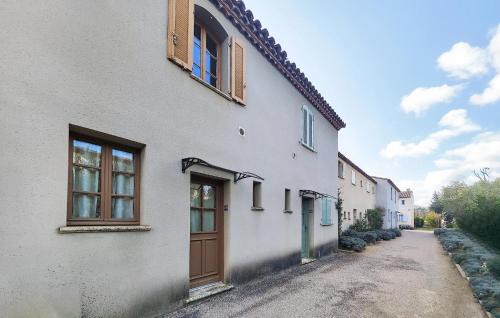 Lovely Home In Stlaurent-De-La-Cabr