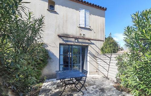 Lovely Home In Saint-Laurent-De-La-Ca
