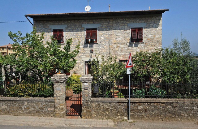 Precioso apartamento para 6 personas con WIFI, terraza y aparcamiento, cerca de Greve In Chianti