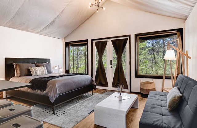 Loblolly Pine Premier Luxury Suite at Starlight Haven Resort