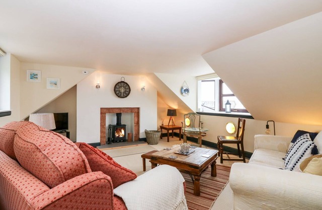 LOBSTER POT, pet friendly, country holiday cottage in Gardenstown