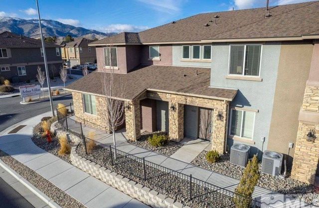 Local 3BD/2.5BA - WiFi & Parking