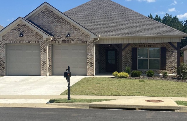 Located 12 Miles From UA Campus and Downtown in a Pleasant Neighborhood