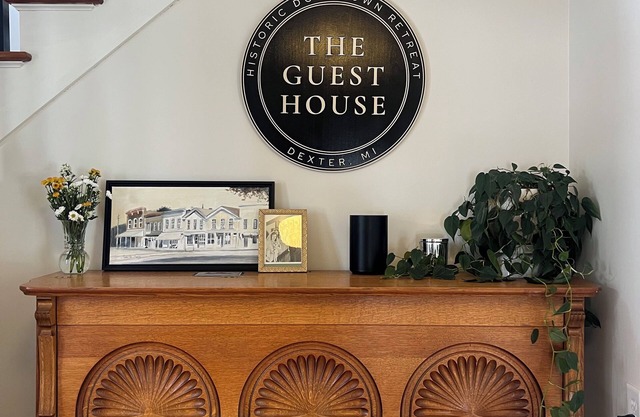 Located 9.5 miles from the Michigan Stadium! Your family will be close to everything when you stay at this centrally-located historic home. Walk downtown for a visit to the Dexter Bakery and Creamery. Take a stroll or bike ride on the B2B trai