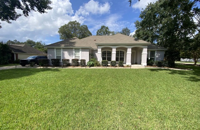 Ubicado a 9 millas al este del estadio Doak Campbell