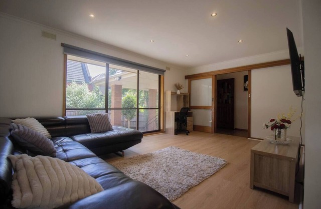 Located across from Sovereign Hill, this 3-bedroom home is perfect for families or travellers