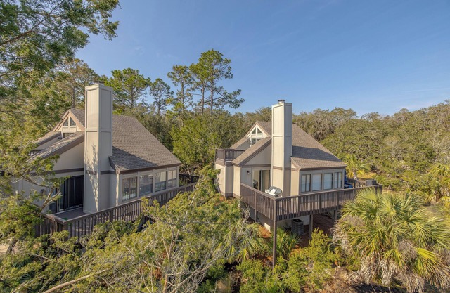 Located in Sea Palms with beautiful Marsh views!