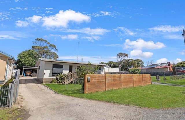 Located just a stone’s throw away from Lake Tyers and Water Wheel Tavern