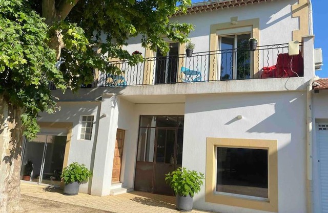 Location appartement 1 chambre et dépendance en supplément voir infos importantes dans un mas provençal au coeur du luberon