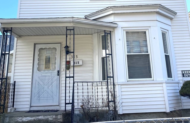 Location close to Boston downtown, MIT and Boston's famous tourist attractions