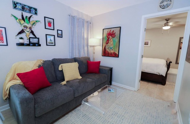 Location, Location, Location! Welcome to a charming 1BR in Uptown New Orleans.