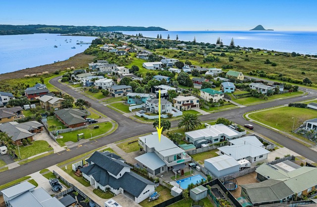 Location Location Location This ticks all boxes Sun, surf plus landscapped pool!