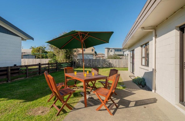Location Plus - Whangamata Holiday Home
