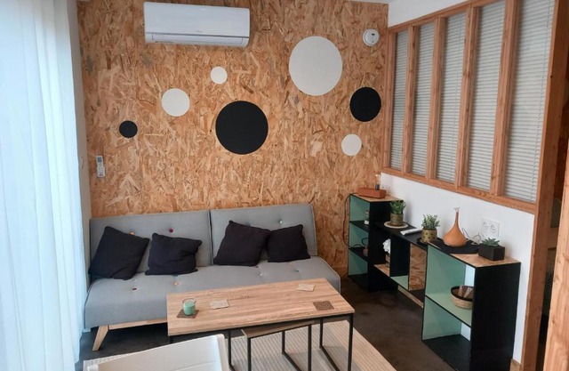 Location Studio indépendant avec terrasse ,les vignes d'élian