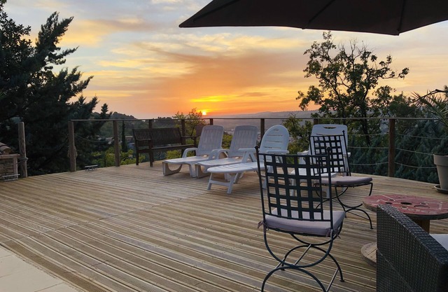 Locations de Vacances Atypique Chalet - Poolhouse - Piscine