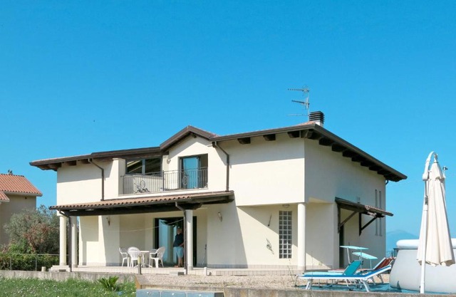 Locazione Turistica Lucio - TTE200