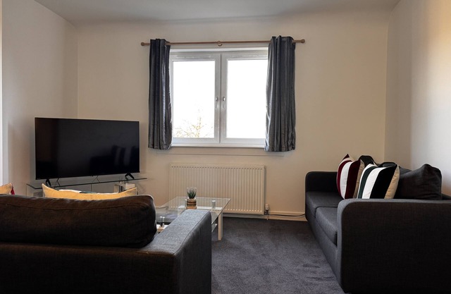 Loch Ore View - sleeps 6 guests in 3 bedrooms
