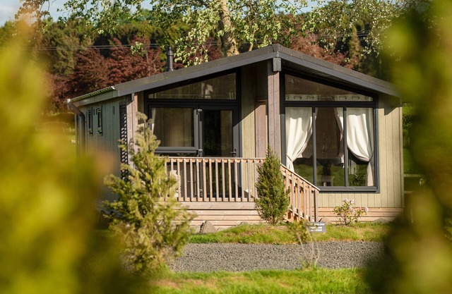 LODGE 3 - RAIT, romantic, character holiday cottage in Errol