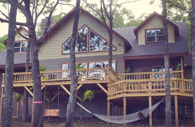 The Lodge at Strayhorn Cove and Private Dock, Propiedad frente al agua, Privado