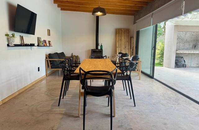 Lodge con pileta a minutos de la ruta del vino