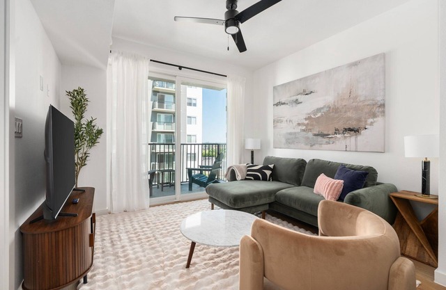 Lodgeur | Spacious & modern 1BR | Energy Corridor
