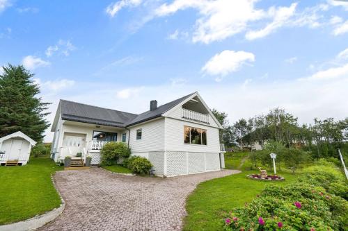 Lofoten Apartment 01