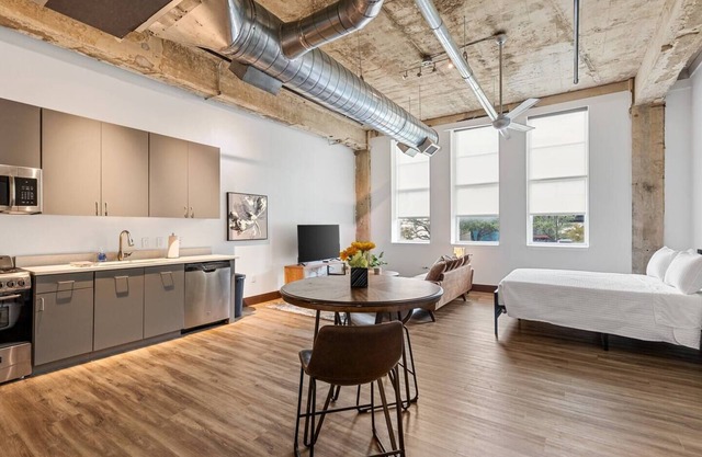 Loft Apartment in the City!