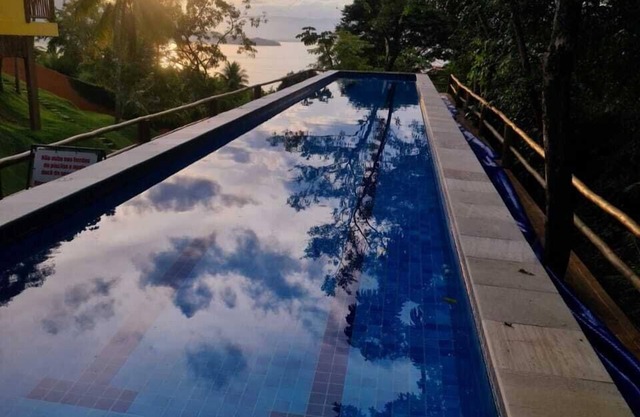Apartamento tipo loft, con piscina y vista al mar!