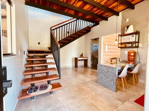 Loft Baru, Romântico e amplo, com ar cond conforto e natureza - 4min do centro