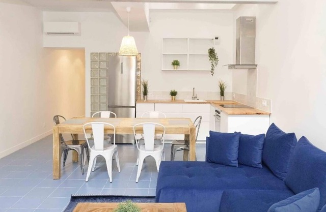 Loft center & terrace & air conditioning