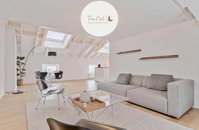 Loft City Center - 2 bedrooms - parking - by FineNest