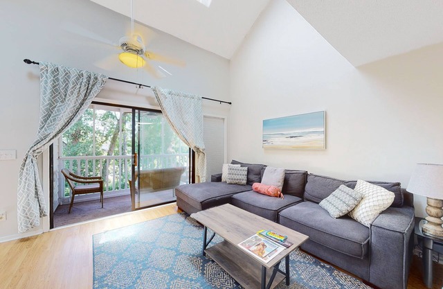 Loft condo near beach & golf with covered porch, tennis, balcony, & grill