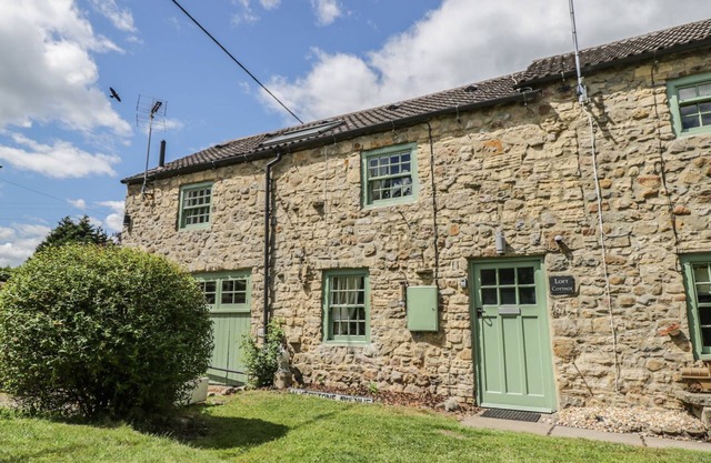 LOFT COTTAGE, pet friendly, luxury holiday cottage in Bedale