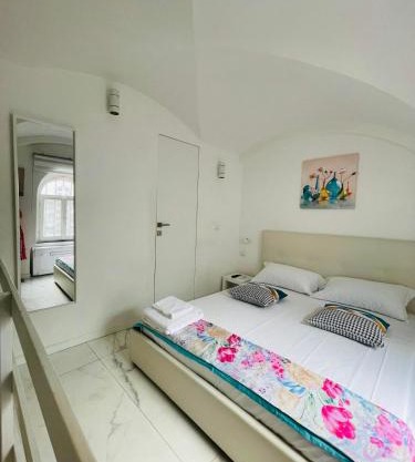 Loft Flower Colosseum